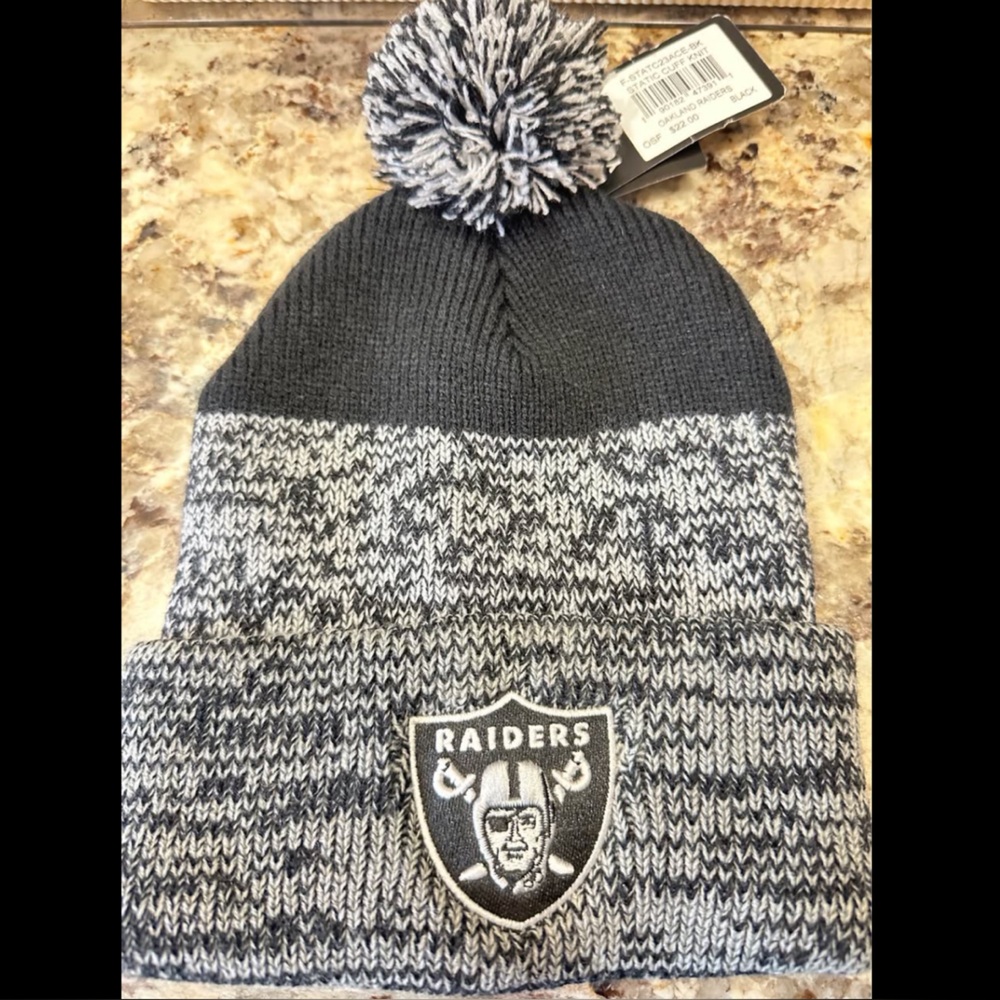 ‘47 Brand NFL Las Vegas Raiders Black Meeko Cuffed Knit Beanie With Pom NWT